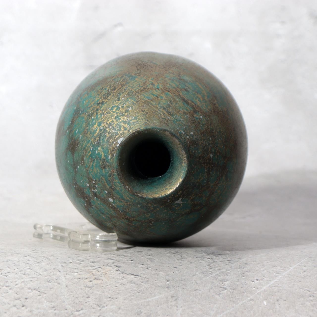 Japanese Bronze Bud Vase Green and Gold Patina Flower Holder BV7764