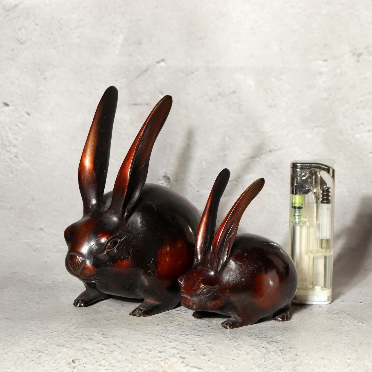 Japanese Bronze Rabbit Pair Okimono Statue Figurine Mottled Red Patina Zen1