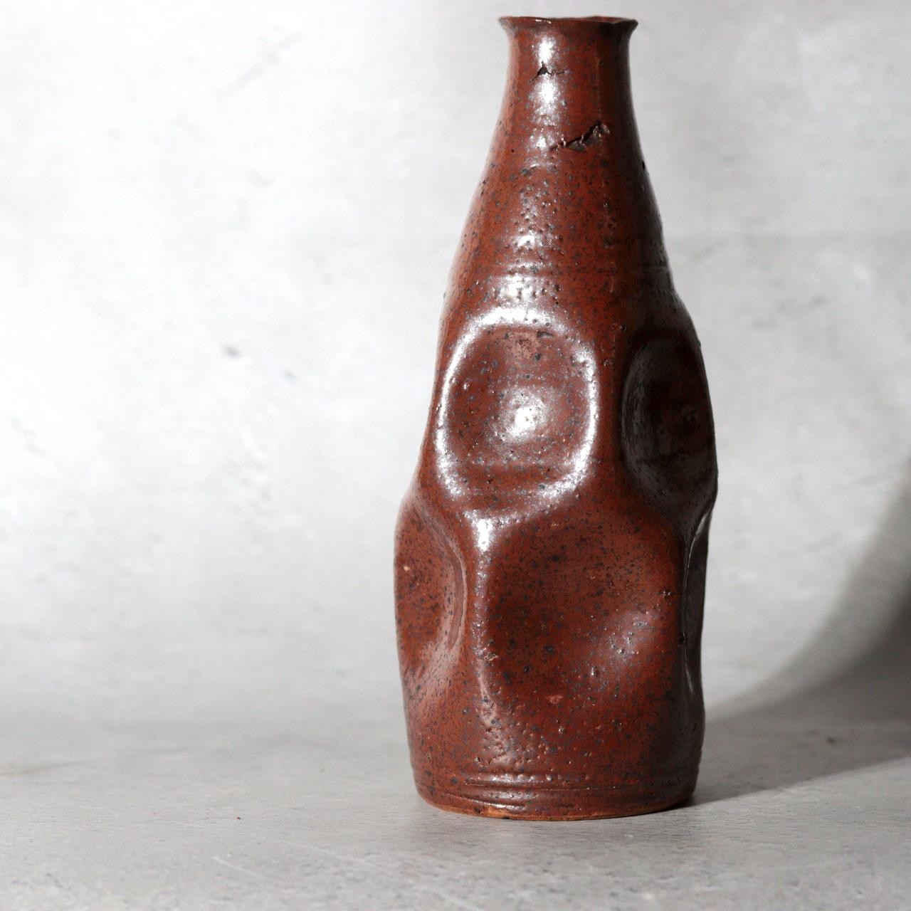 Late Edo Japanese Tamba Ware Kurikawa-Glazed Faceted Tokkuri Sake Bottle with Bo0