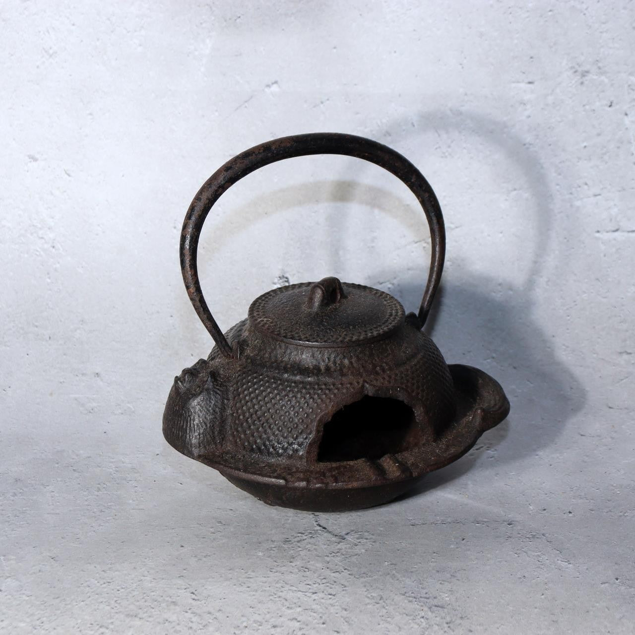 Authentic Nanbu Tekki Cast Iron Tanuki Ashtray Vintage Bunbuku Chagama Kettle5
