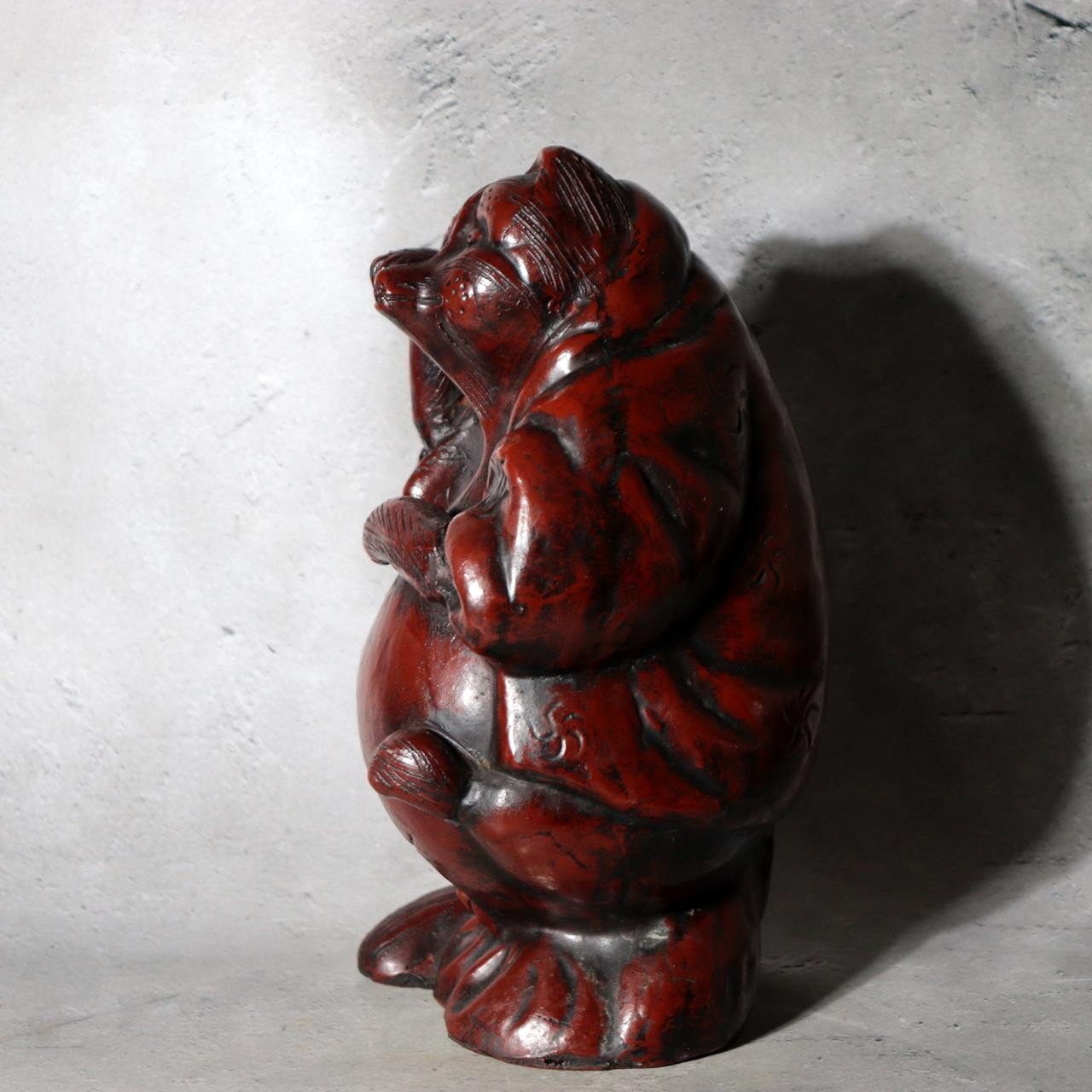 Vintage Japanese Ceramic Tanuki Okimono Tokoname Ware Beckoning Pose PCP3142