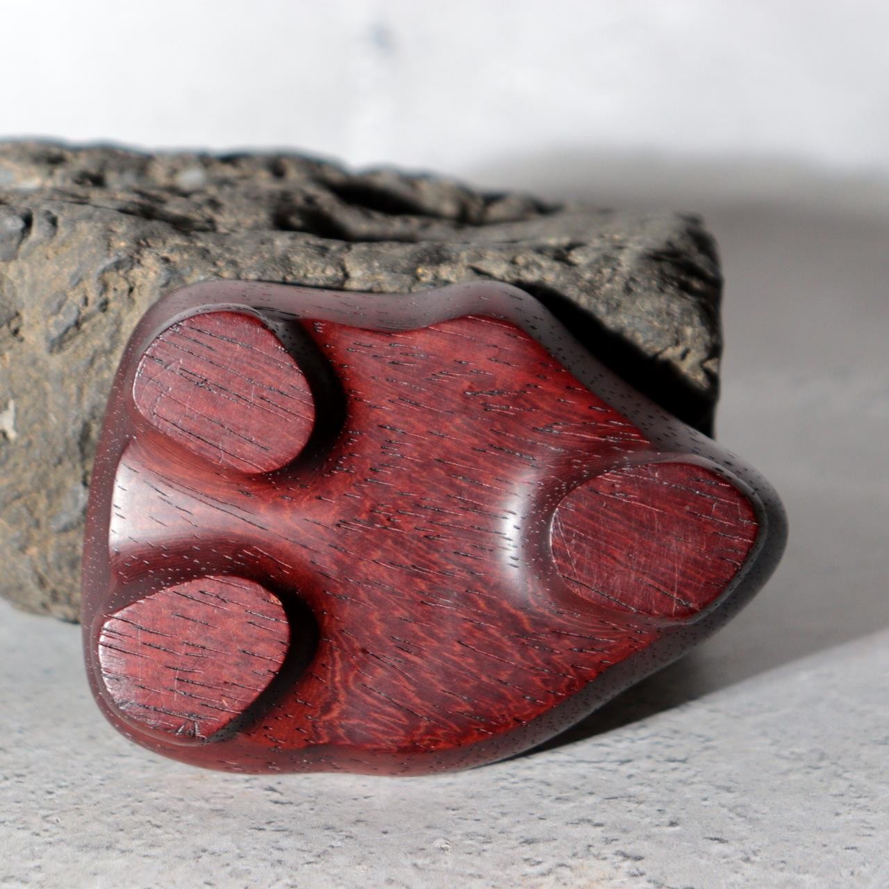 Kyoto Yase Maguro-ishi Natural Suiseki Viewing Stone Rosewood Base Box SS4613