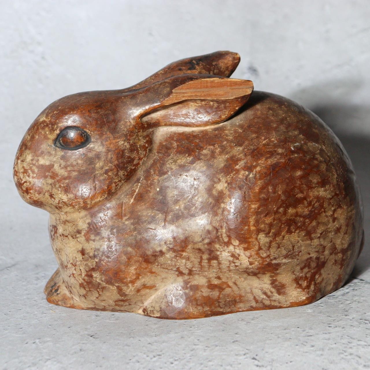 Vintage Japanese Hand-Carved Wood Rabbit Sculpture Early Showa Realistic Mastery1