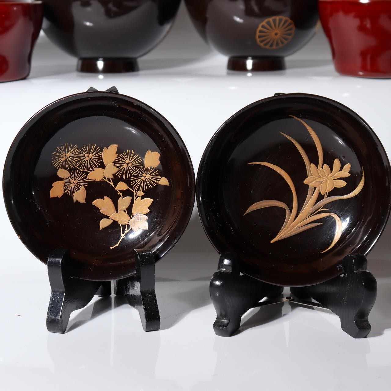 11-Piece Japanese Antique Urushi Lacquerware Set Gold Maki-e Chrysanthemum etc6