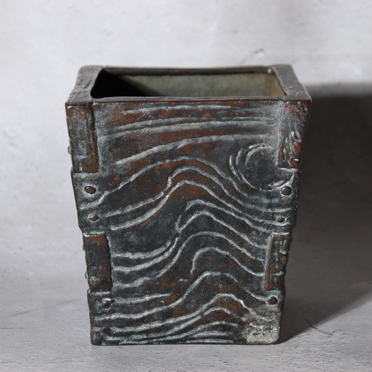 Japanese Meiji -Taisho Bronze Square Vase by Tsuda Shinzui — Mokume Texture8