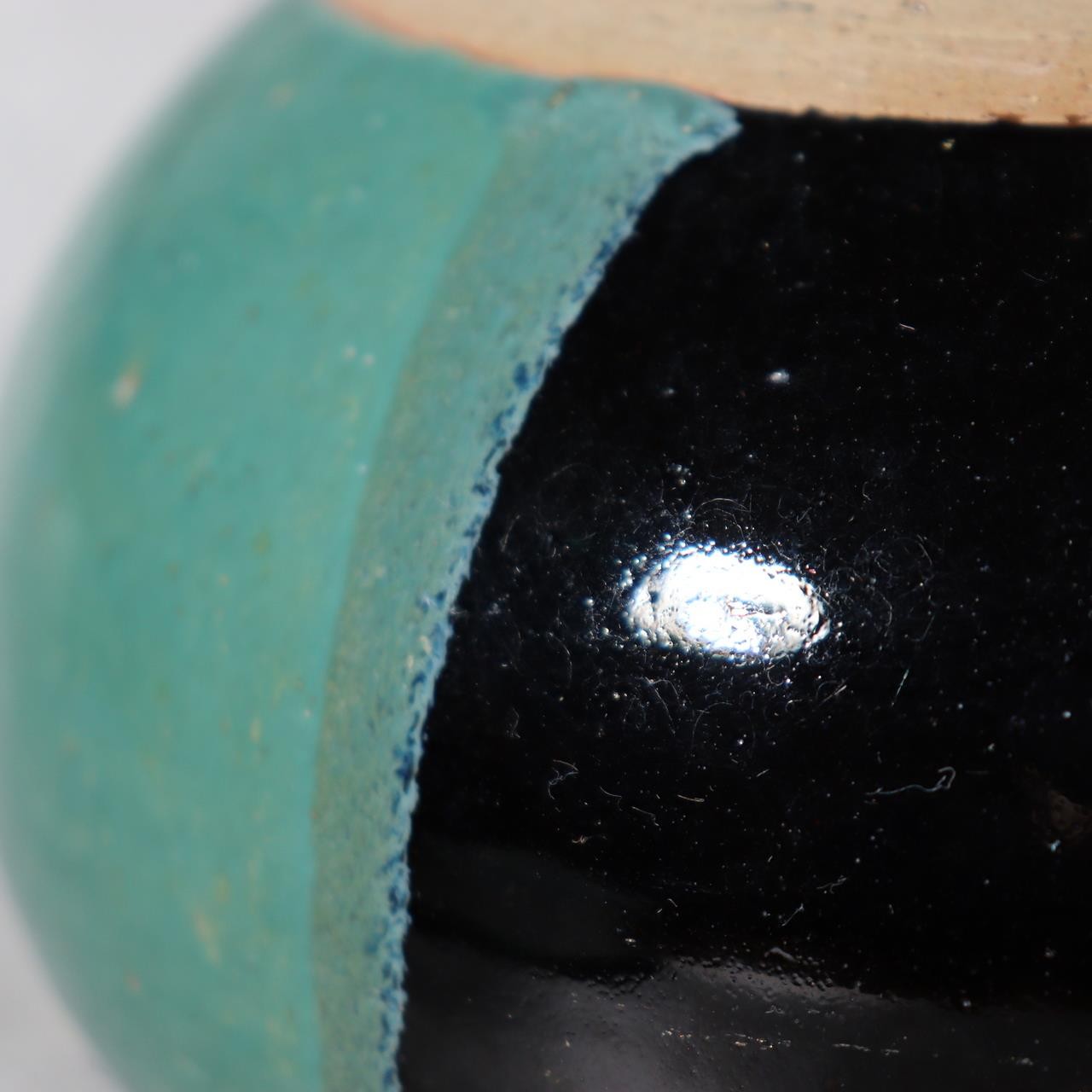 Japanese Ushinoto Kiln Round Vessel Iconic Green & Black Bi-color Design pottery9