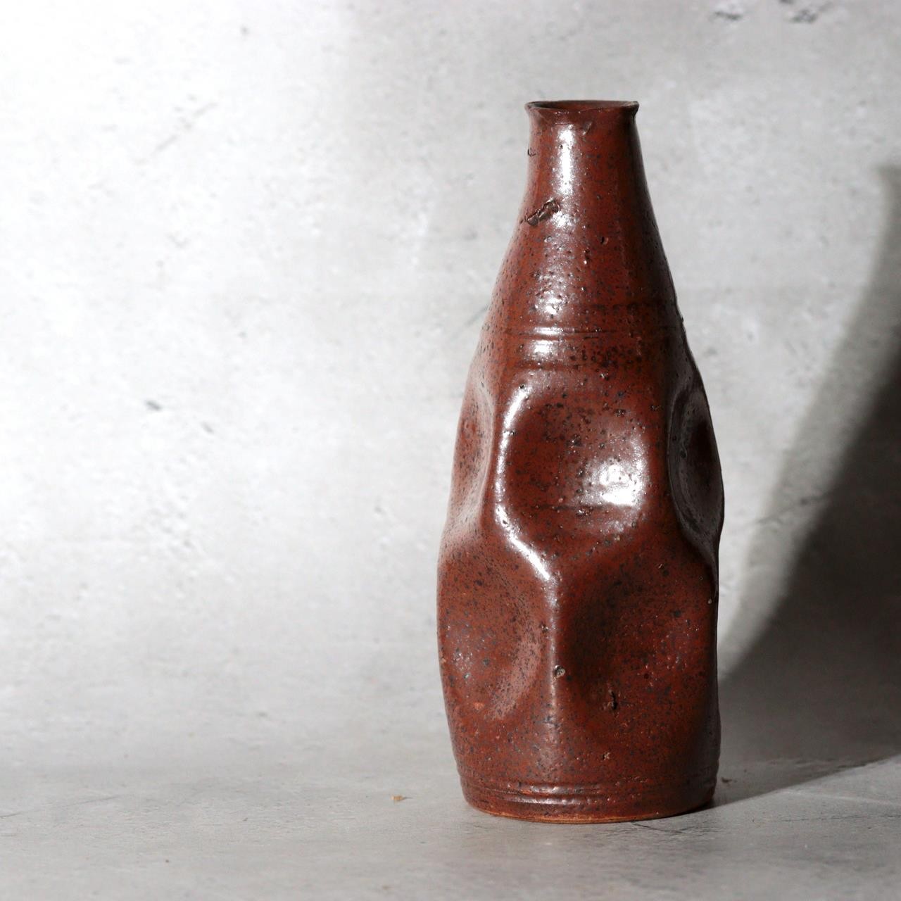 Late Edo Japanese Tamba Ware Kurikawa-Glazed Faceted Tokkuri Sake Bottle with Bo2