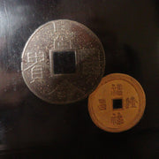 Set of 5 Japanese Lacquer Trays Ancient Coin Motif 35cm Urushibon WO57911