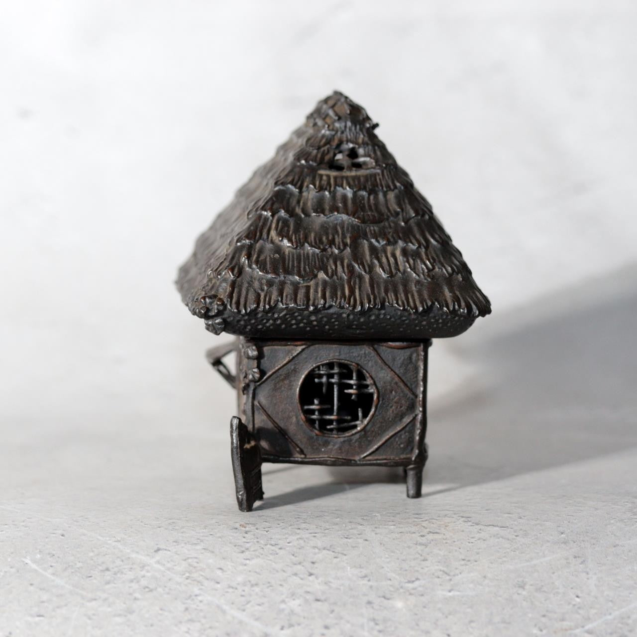 Japanese Cast Bronze Thatched House Incense Burner Koro Kensai II Tomobako6