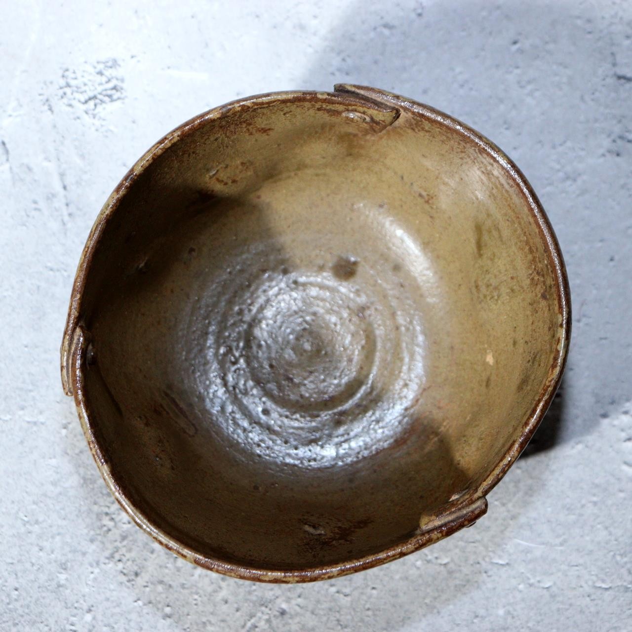 Unique Modern Japanese Studio Pottery Henkei Chawan Rivet-Like Tea Bowl 170g7
