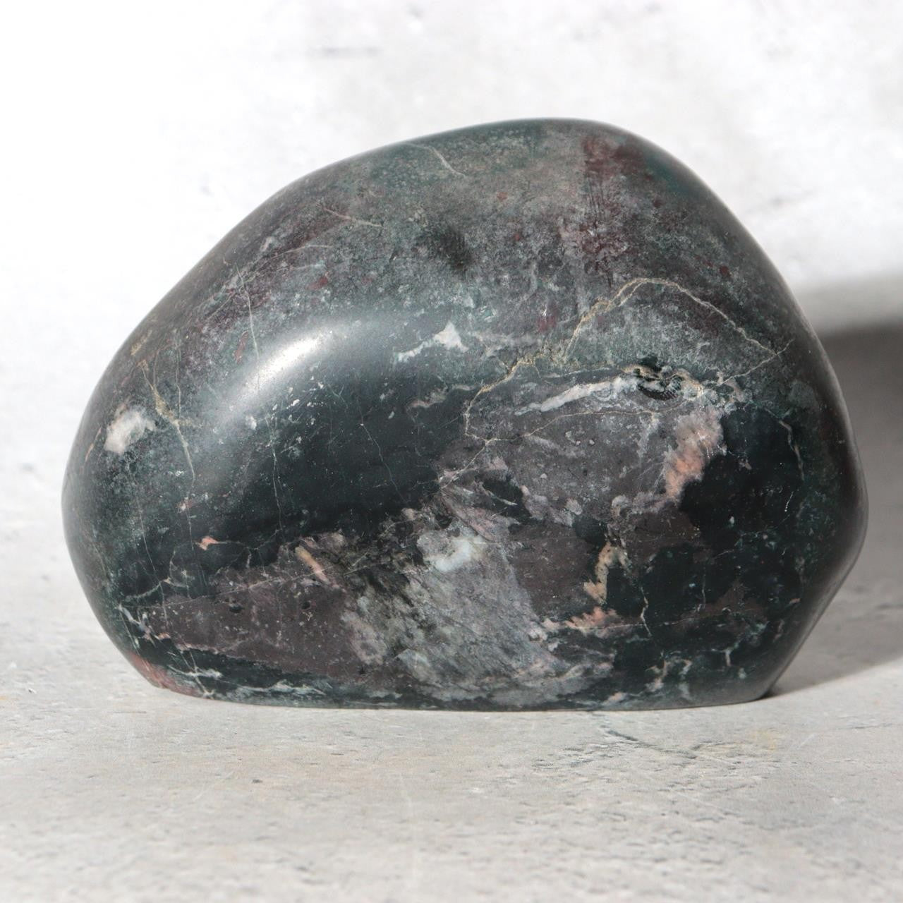 Japanese Suiseki Gifu Kujaku Kikkaseki Chrysanthemum Stone Wooden Base SS24014
