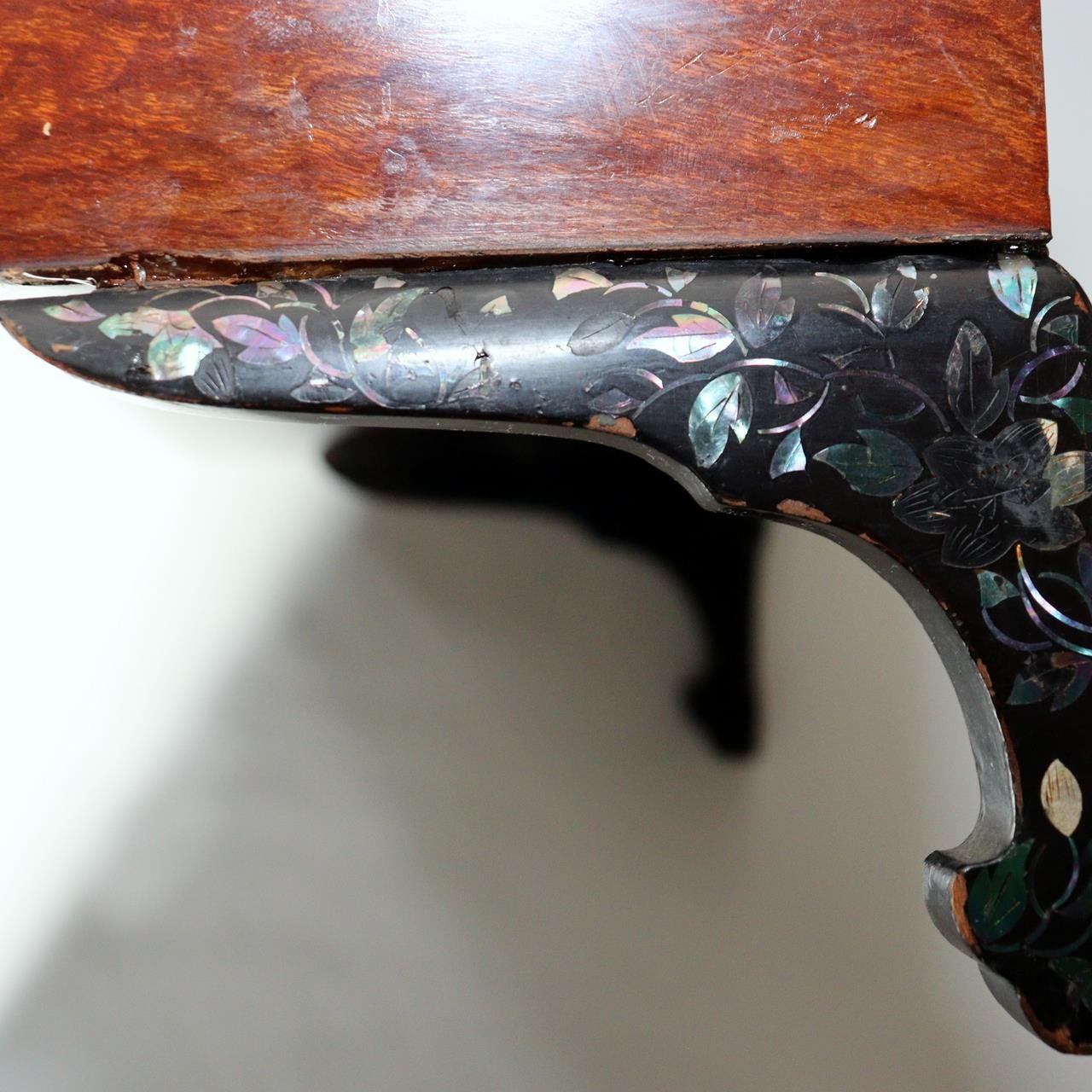 Japanese Lacquer Footed Tray Stand Mother-of-Pearl Removable Inner Tray Raden15