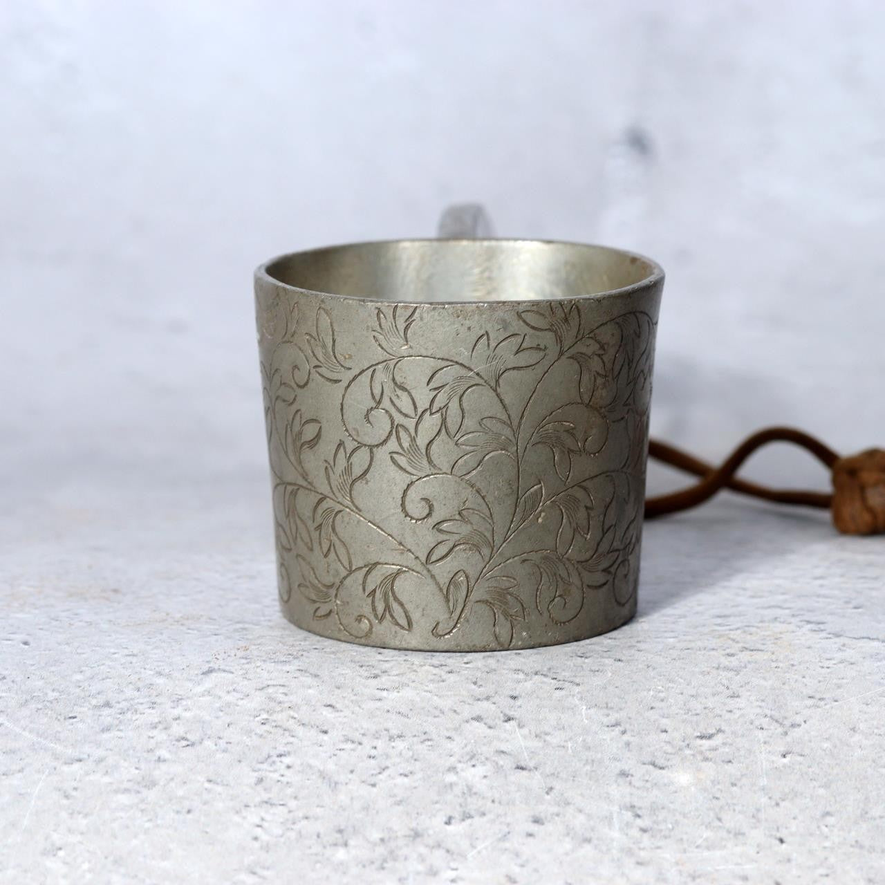 Antique Japanese Pewter Bajou-Shaku Samurai Horseback Sake Ladle Cup Engraved8