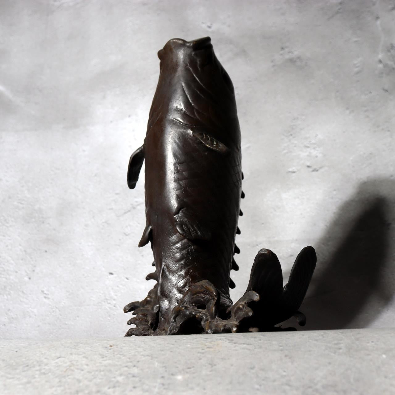 Antique Japanese Bronze Koi Carp Splashing Waves Flower Vase Ichirin-zashi 21cm13