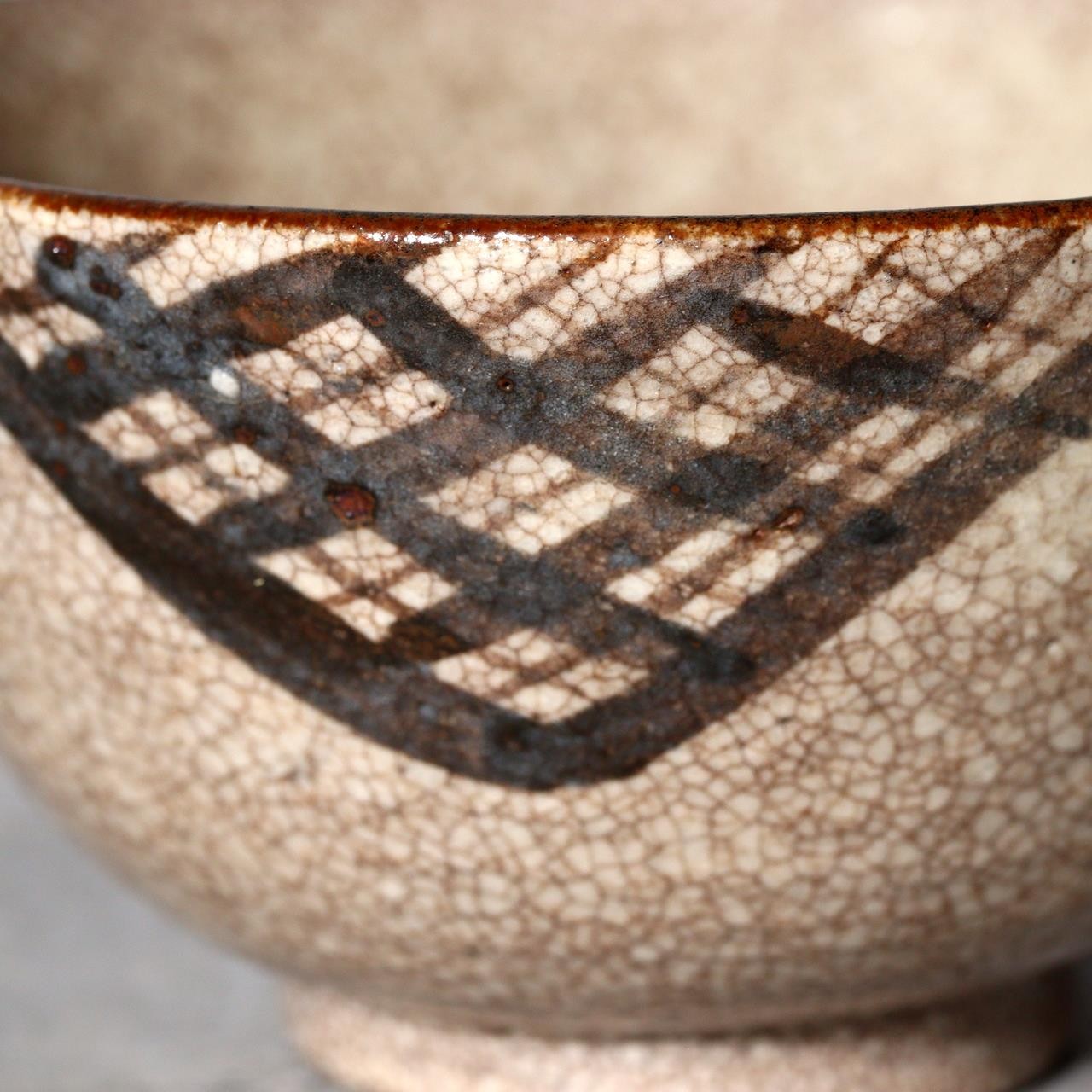 Antique Japanese E-Seto Ware Tea Bowl Modernist Iron-Painted Authentic Kintsugi3