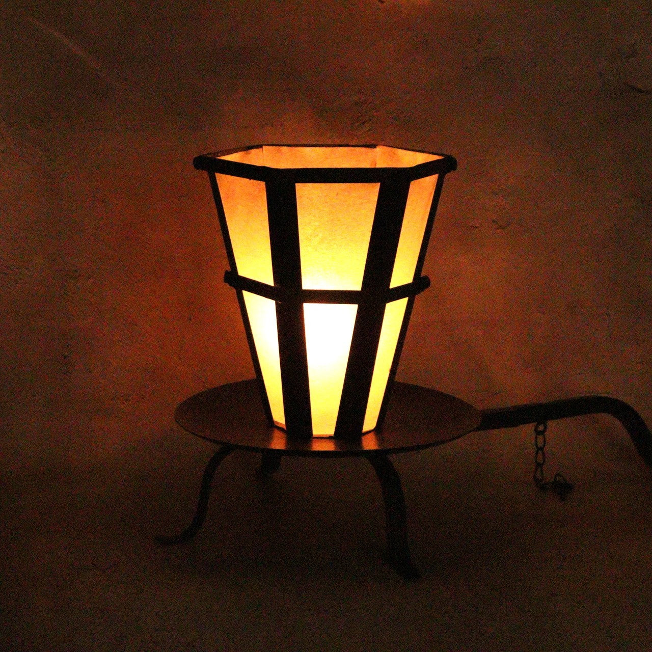 Japanese-Style Lantern Object with Shikomi-Inspired Removable Iron Handle2