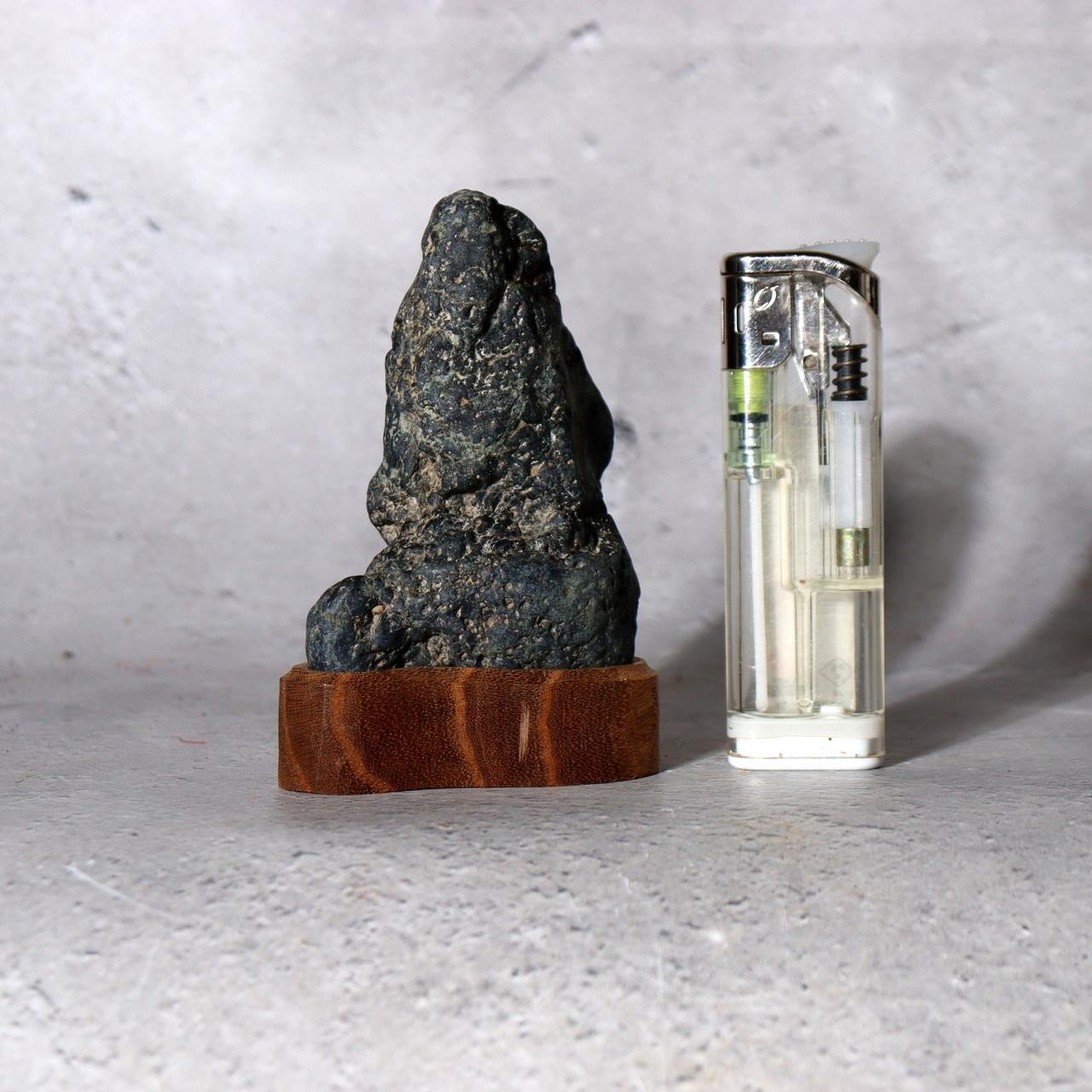 Japanese Suiseki Viewing Stone Standing Mountain Sugata-ishi Natural Formation1