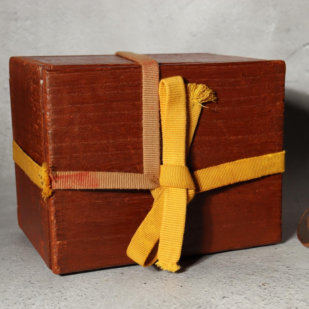 Antique Japanese Karatsu Tea Bowl Chawan Kihara Kiln Distorted Shape Box PCP27715