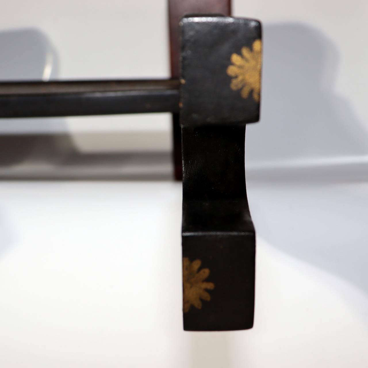 Japanese Black Lacquer Sword Stand - Maki-e Tsuba & Inaba Clan Crest SWR36113