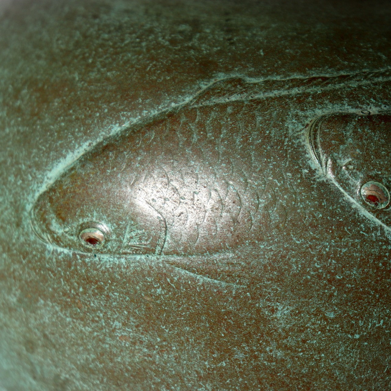 Vintage Heavyweight Japanese Bronze Vase Engraved carp Motif Verdigris Patina12