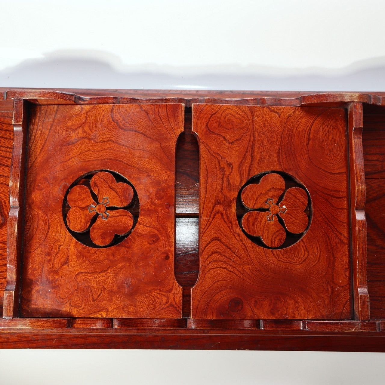 Japanese Antique Wood Foldable Low Desk Table Mitsuba Aoi Crest Kyozukue WO5470