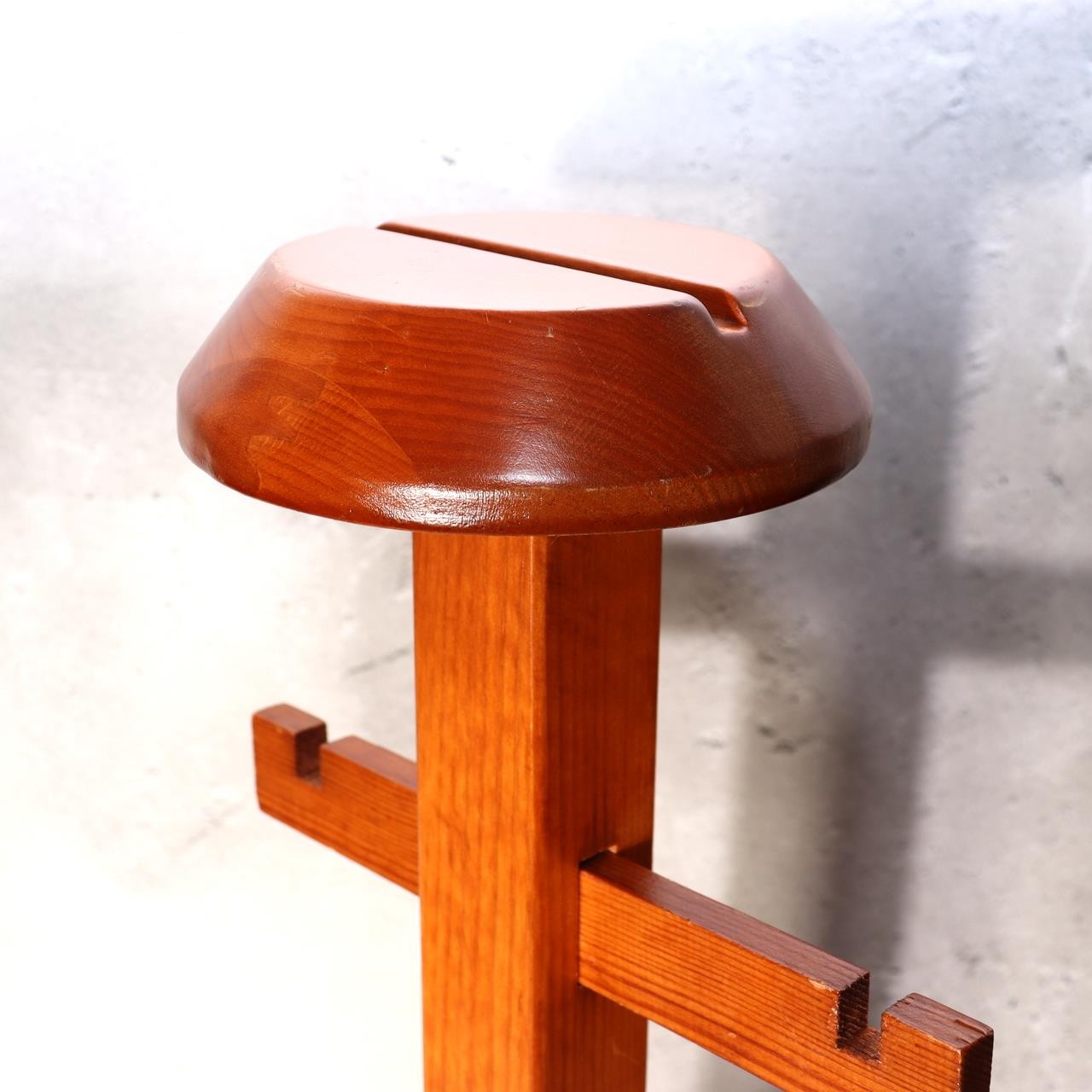 Vintage Japanese Wooden Kabuto Samurai Helmet Display Stand Armor Base WO5405