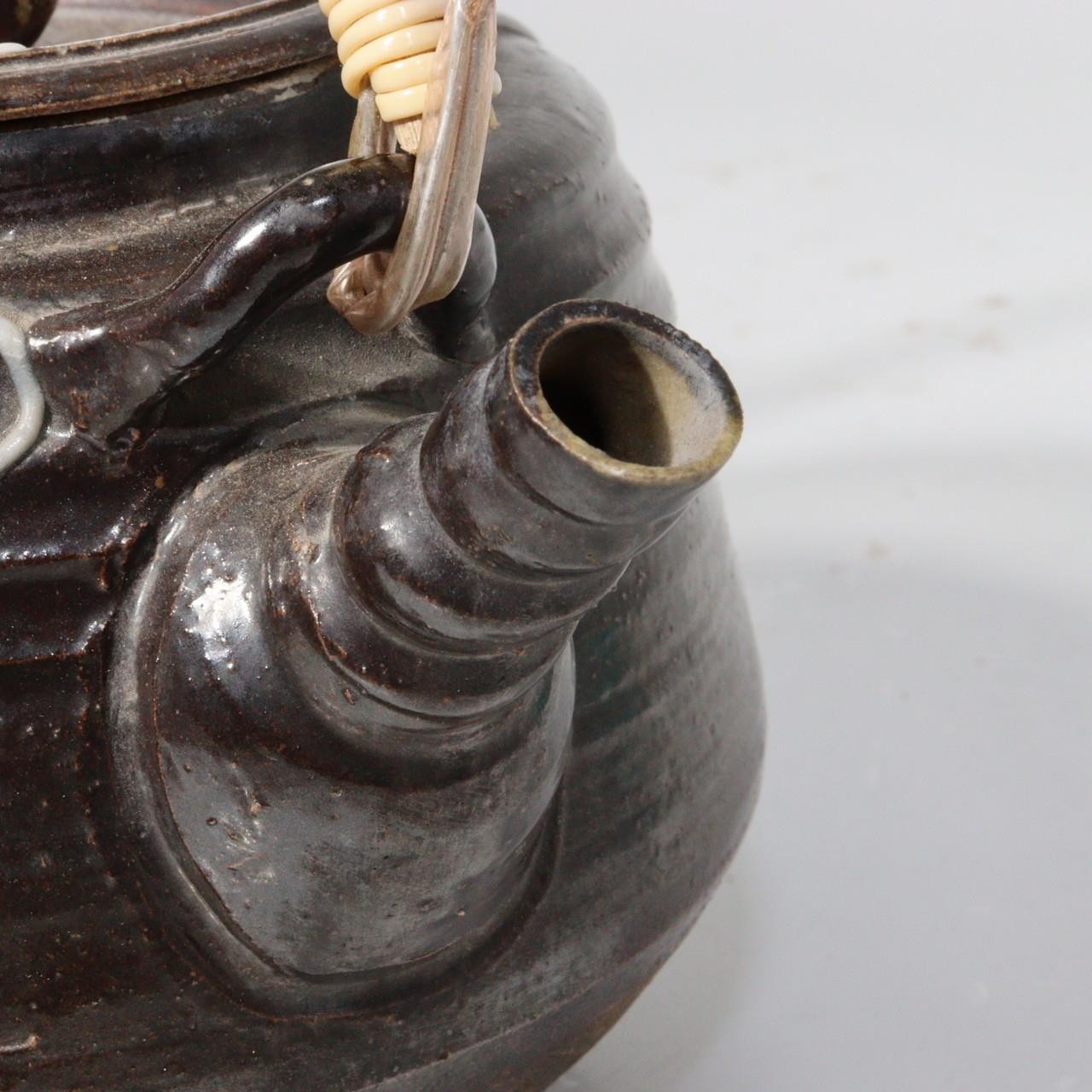 Japanese Mashiko Ware Ceramic Teapot Dark Brown Glaze Slip Motif PCP14613
