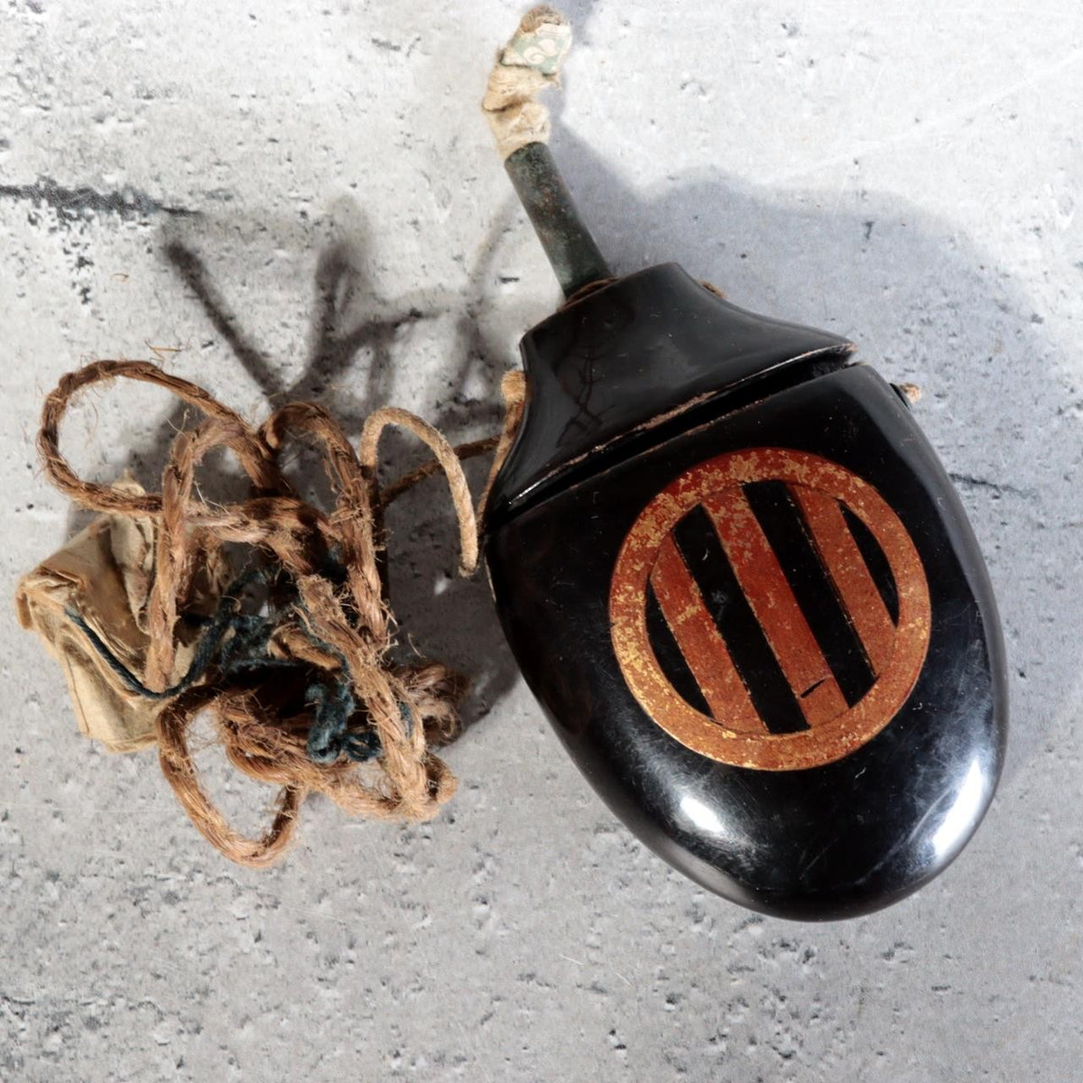 Antique Japanese Late Edo Kayaku-Ire Gunpowder Flask Date Clan Crest Samurai1