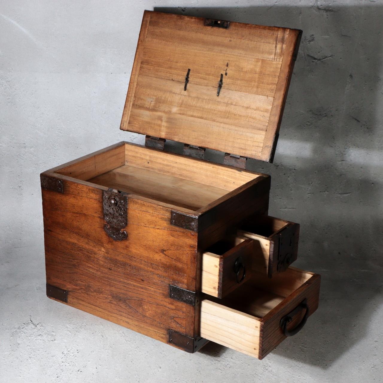 Antique Small Meiji Japanese Wooden Suzuribako Writing Box Ko dansu WO62910