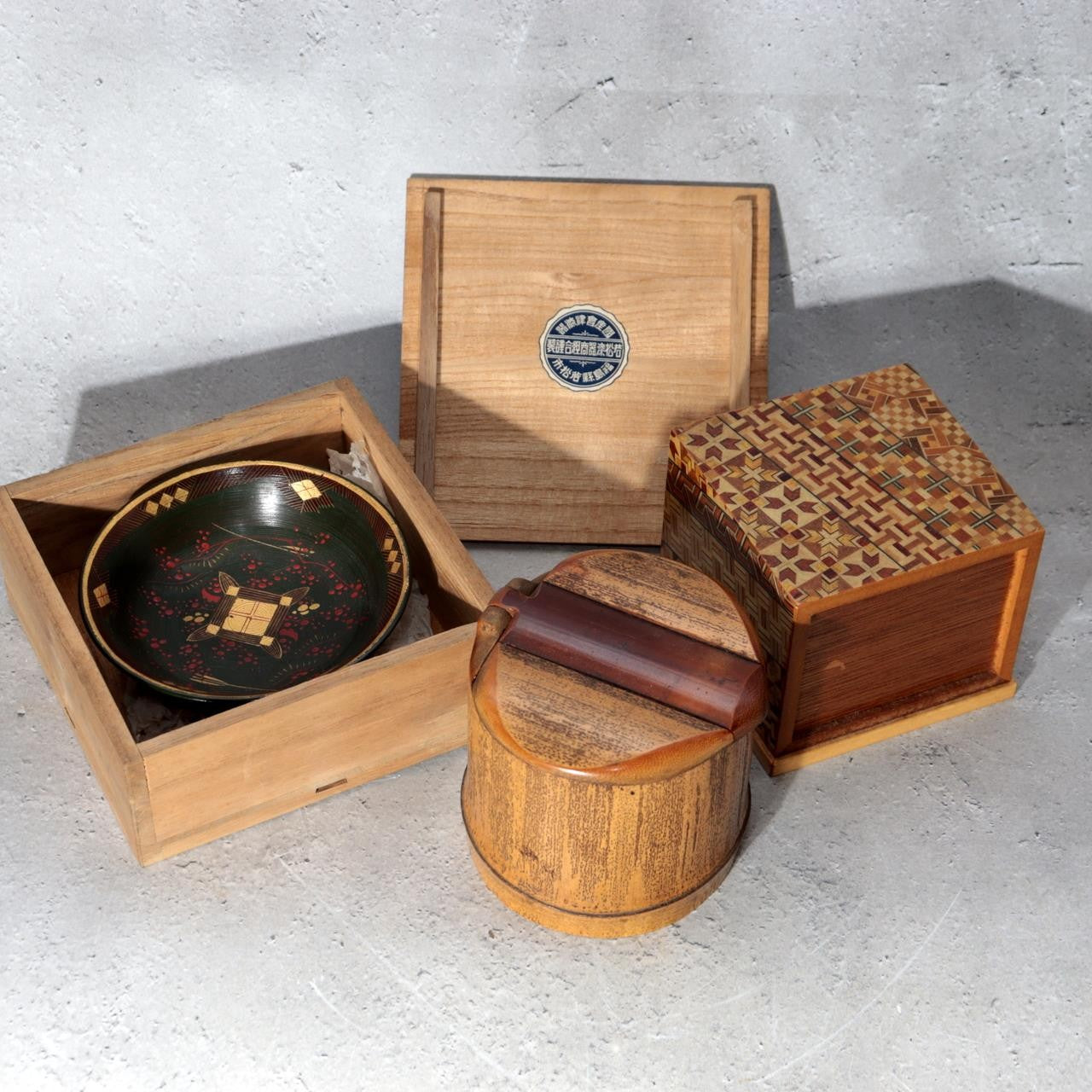 Vintage Japanese Bamboo Lidded Box Hakone Yosegi Chest Lacquer Sake Cup Set1