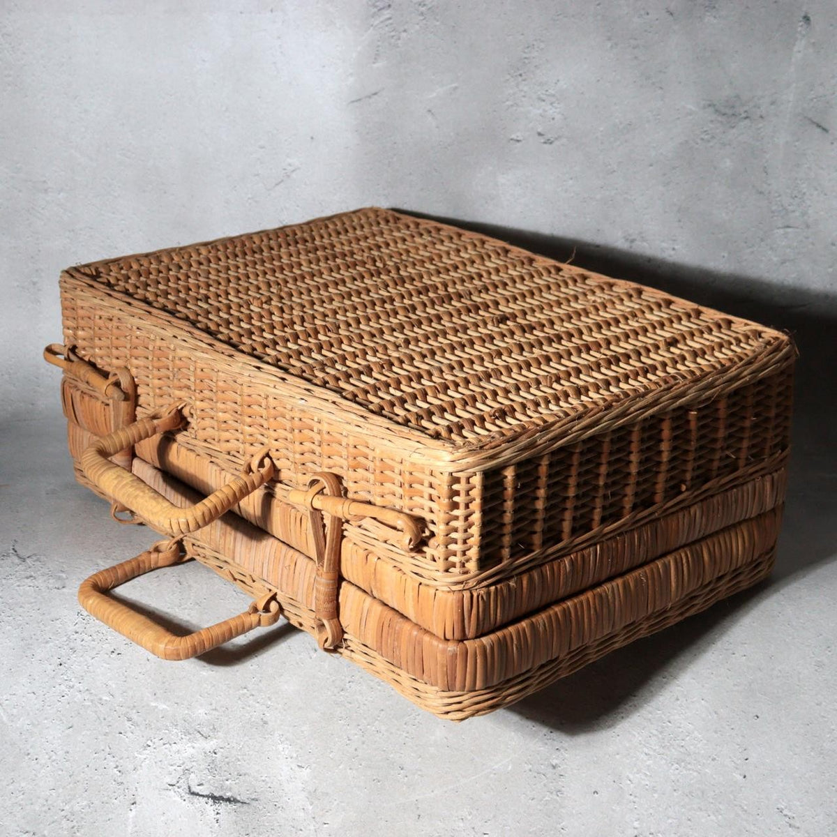 Vintage Japanese Bamboo Woven Basket Trunk Suitcase Bag1