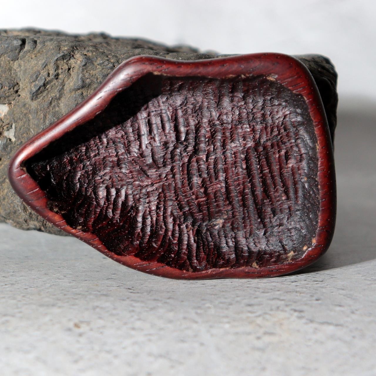 Kyoto Yase Maguro-ishi Natural Suiseki Viewing Stone Rosewood Base Box SS4614
