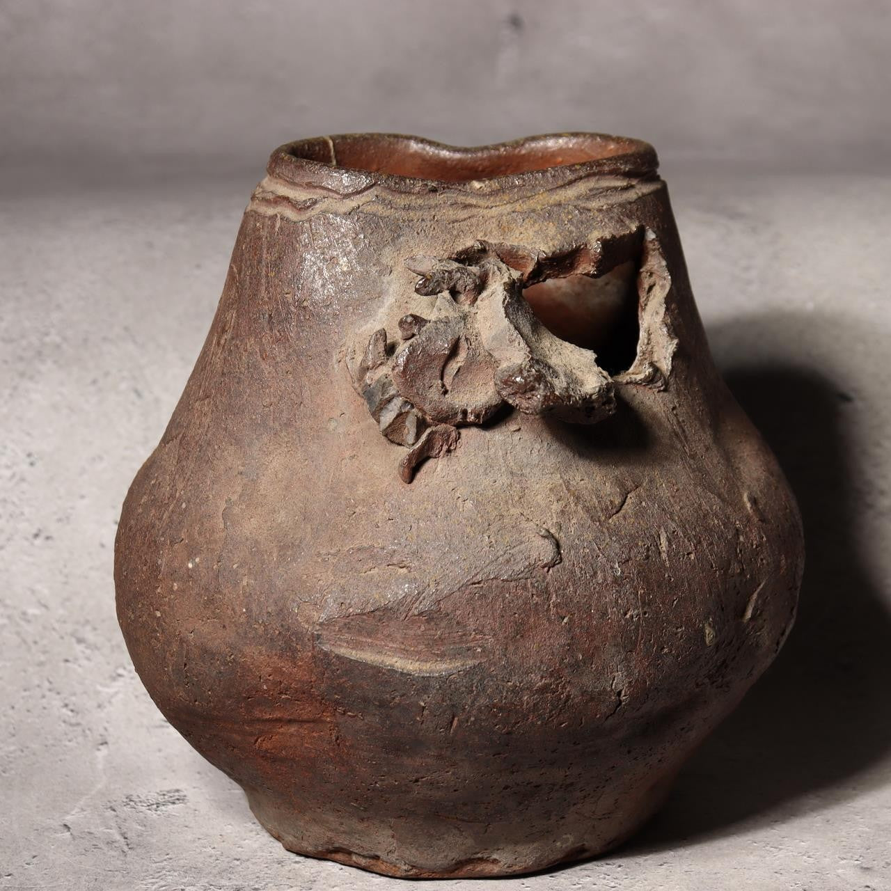 Japanese Pottery Flower Vase Crab Yaburebukuro Torn Sack Tokoname Rakuzan Style7