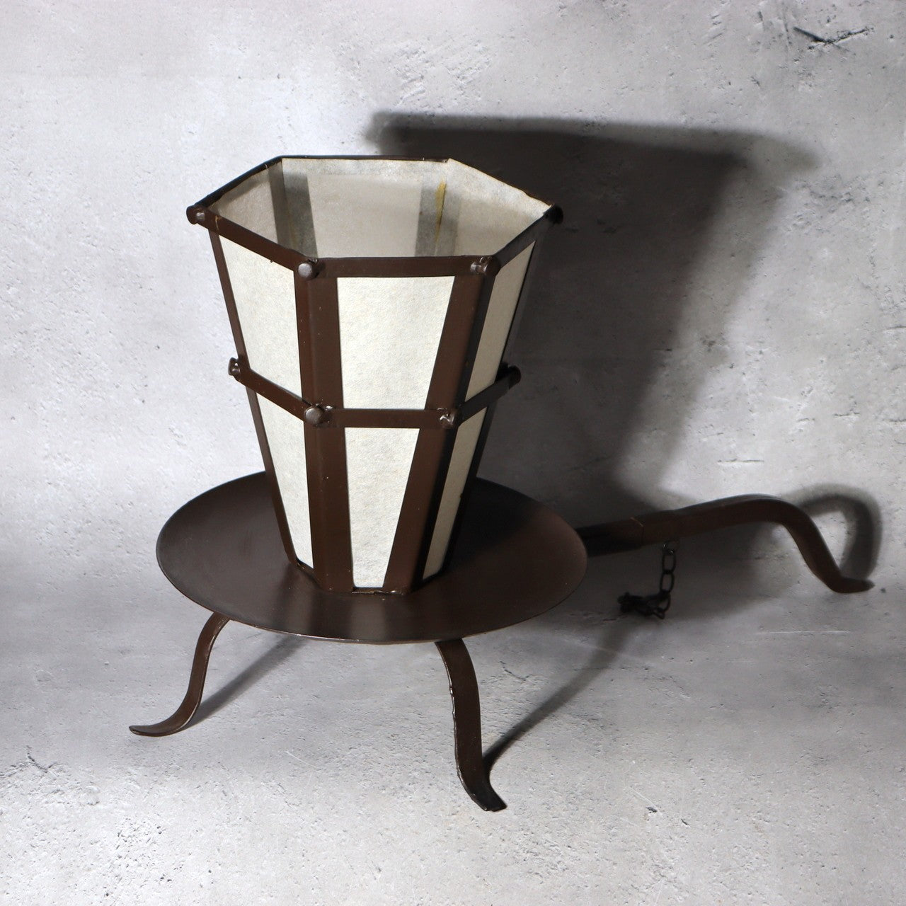 Japanese-Style Lantern Object with Shikomi-Inspired Removable Iron Handle7