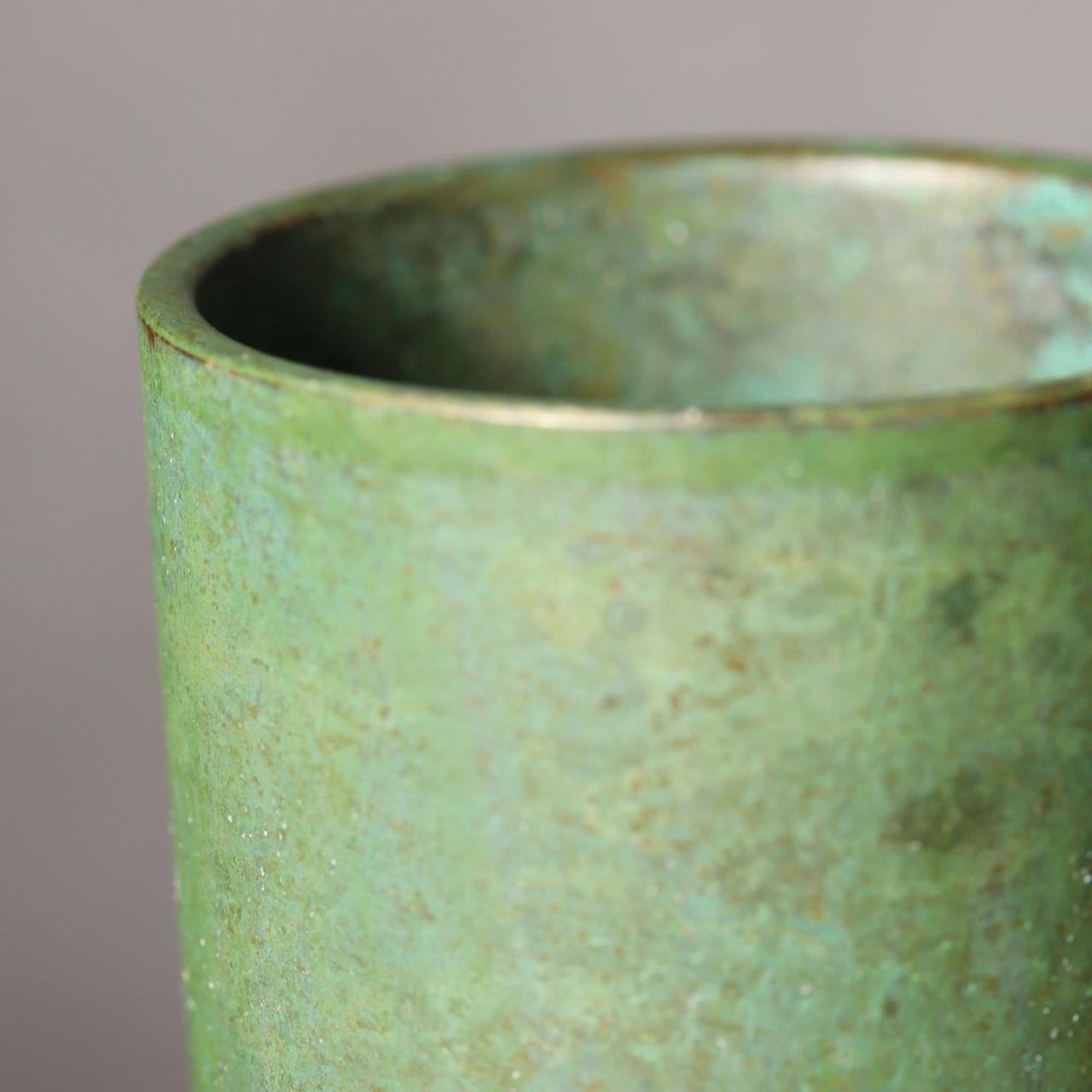 Fujii Soki Japanese Bronze Flower Vase Green Patina Pestle Shape Tomobako BV7197