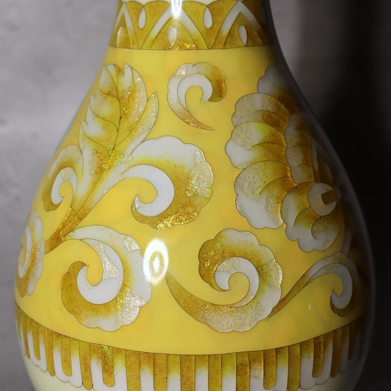 Vintage Japanese Cloisonne Enamel Vase Ota Hiroaki Pure Silver Rim OSV1010