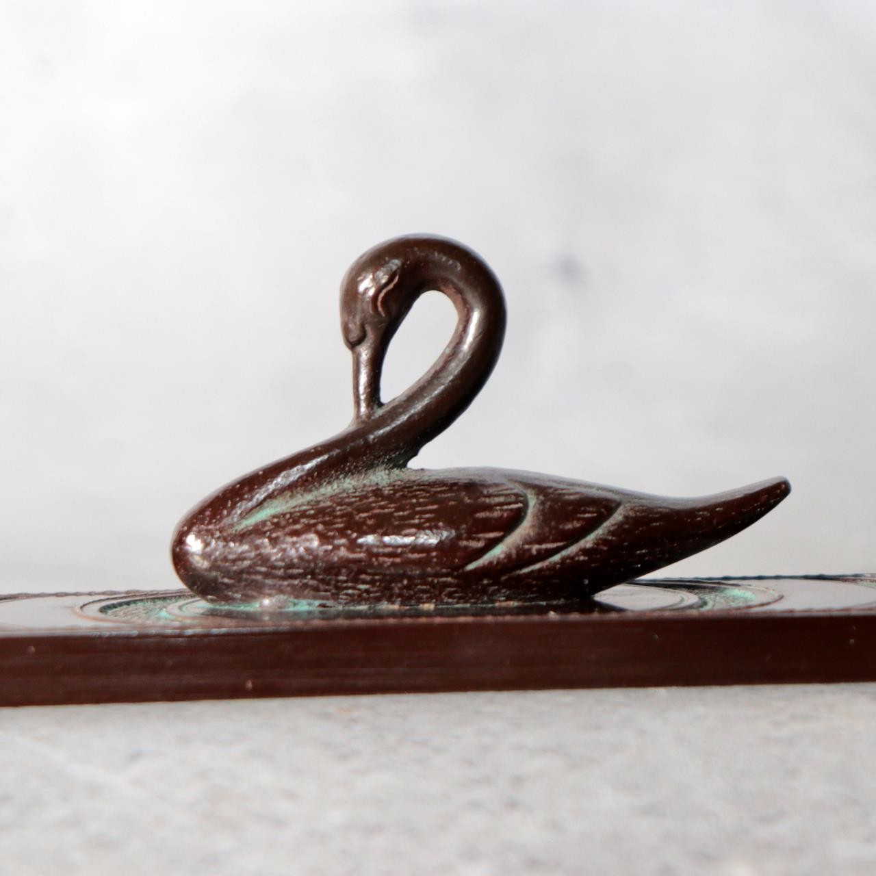 Japanese Takaoka Cast Bronze Silver Inlay Swan Paperweight Okimono Tomobako0