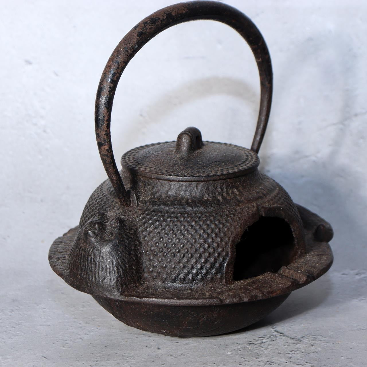 Authentic Nanbu Tekki Cast Iron Tanuki Ashtray Vintage Bunbuku Chagama Kettle8