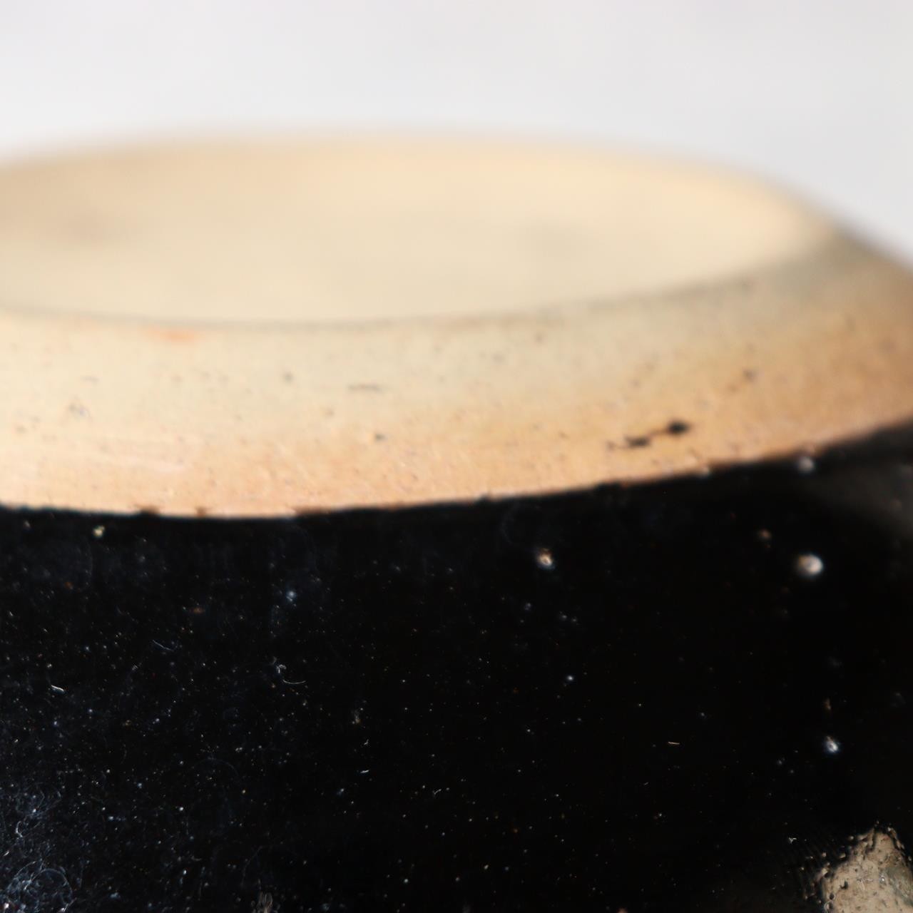 Japanese Ushinoto Kiln Round Vessel Iconic Green & Black Bi-color Design pottery12