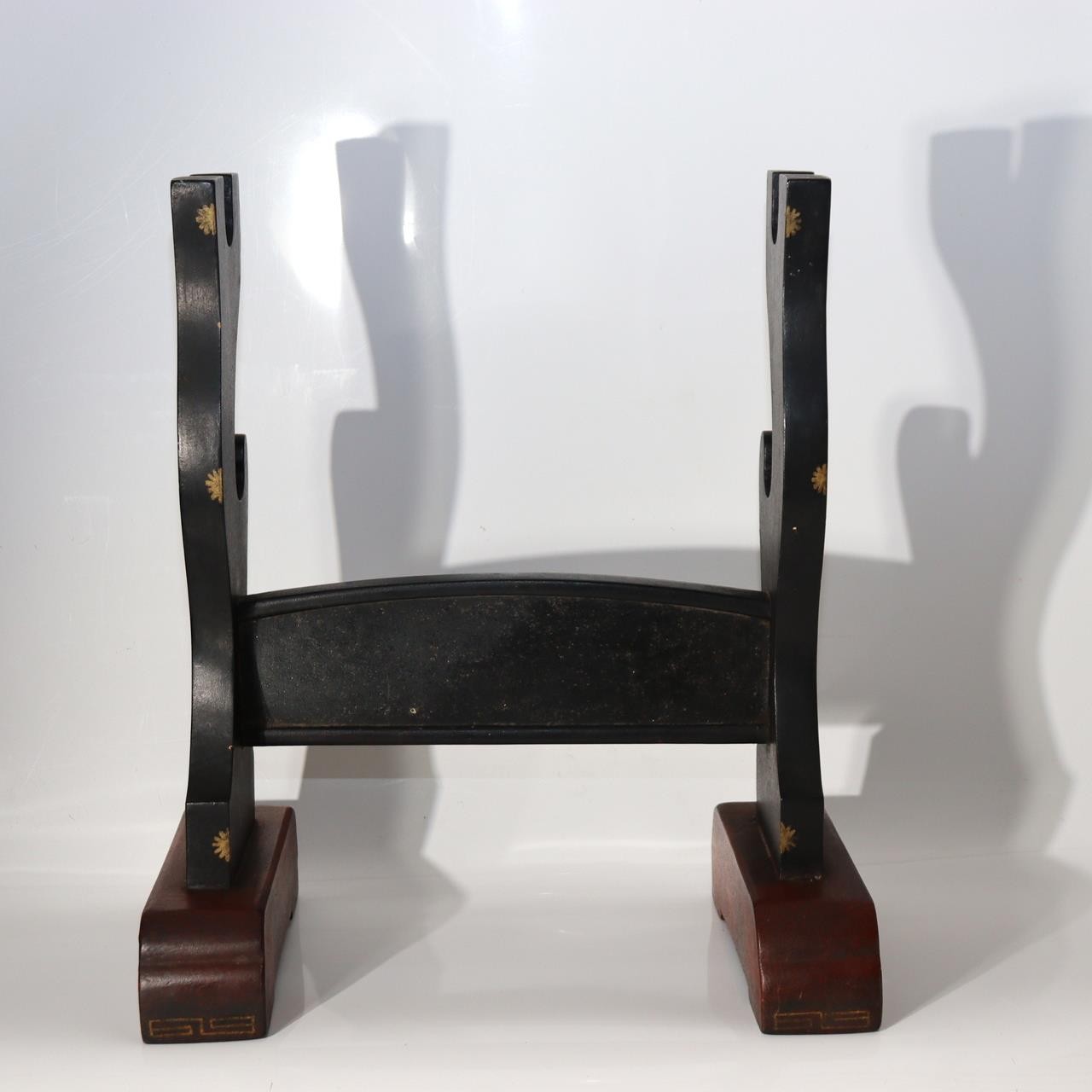 Japanese Black Lacquer Sword Stand - Maki-e Tsuba & Inaba Clan Crest SWR3612