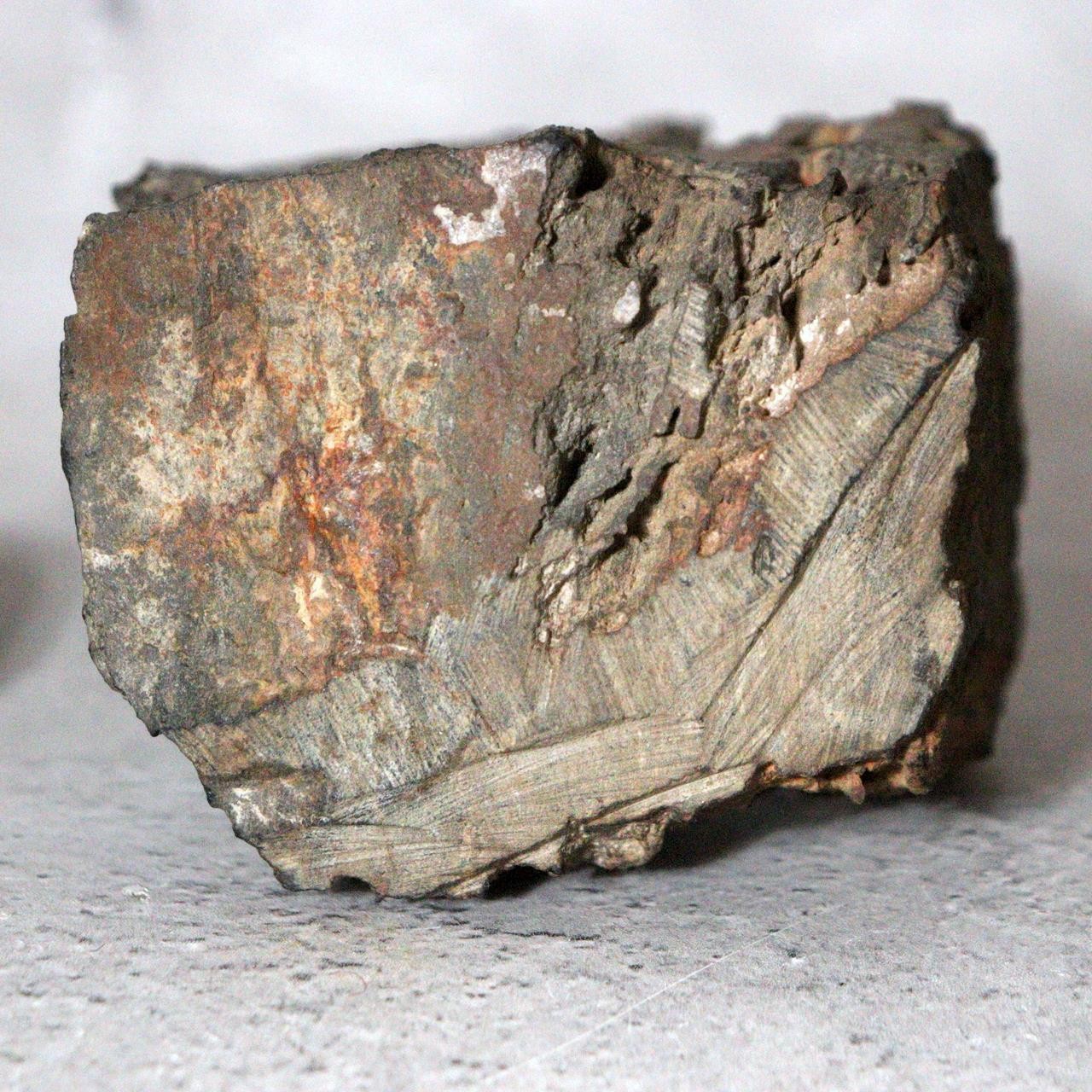 Japanese Suiseki Viewing Stone Senbutsu-ishi Natural Mountain Formation Zen10