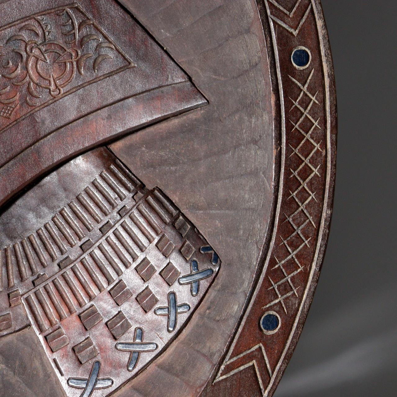 Pre-WWII Japanese Carved Wood Round Tray Samurai Kabuto Helmet Dragon Motif15