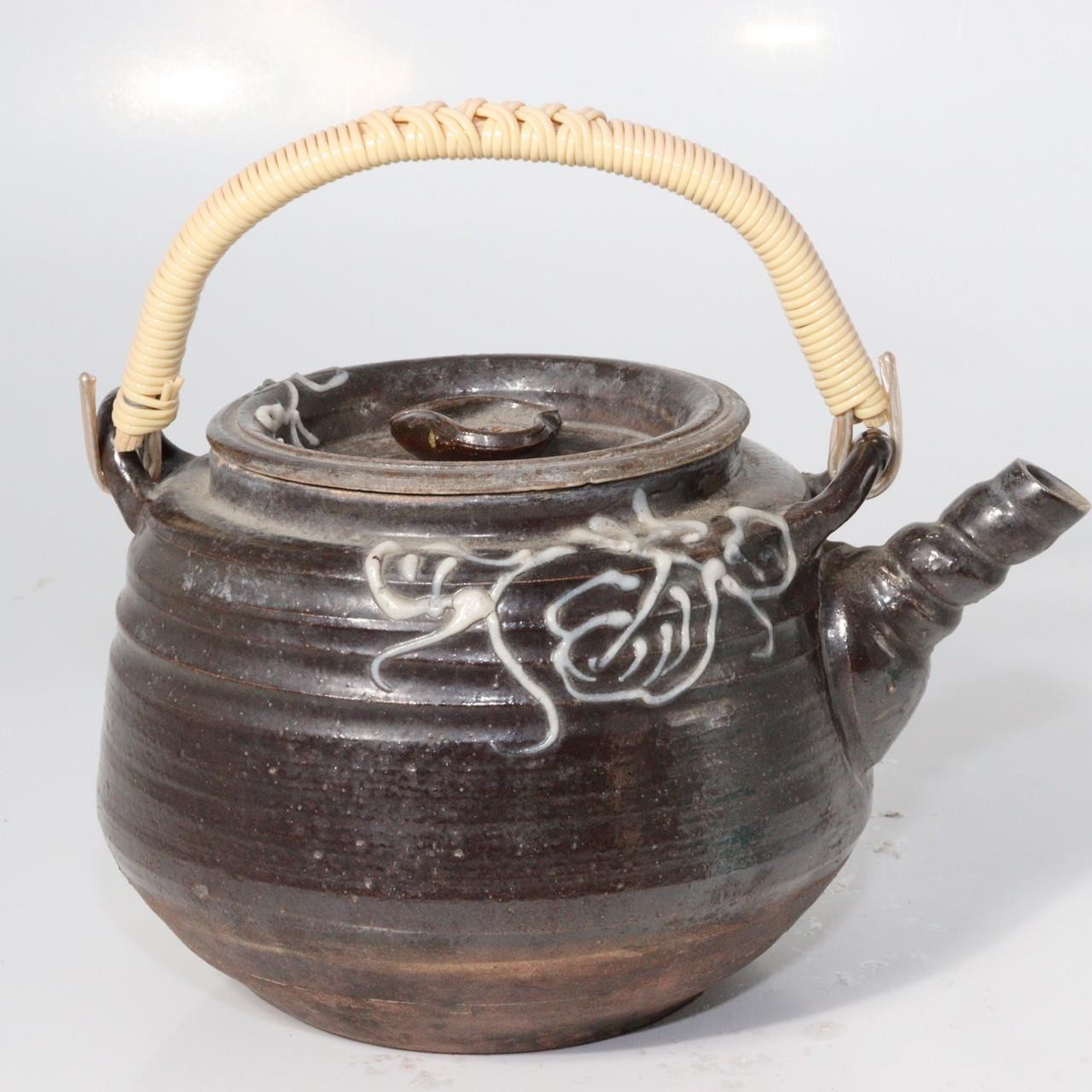Japanese Mashiko Ware Ceramic Teapot Dark Brown Glaze Slip Motif PCP14611