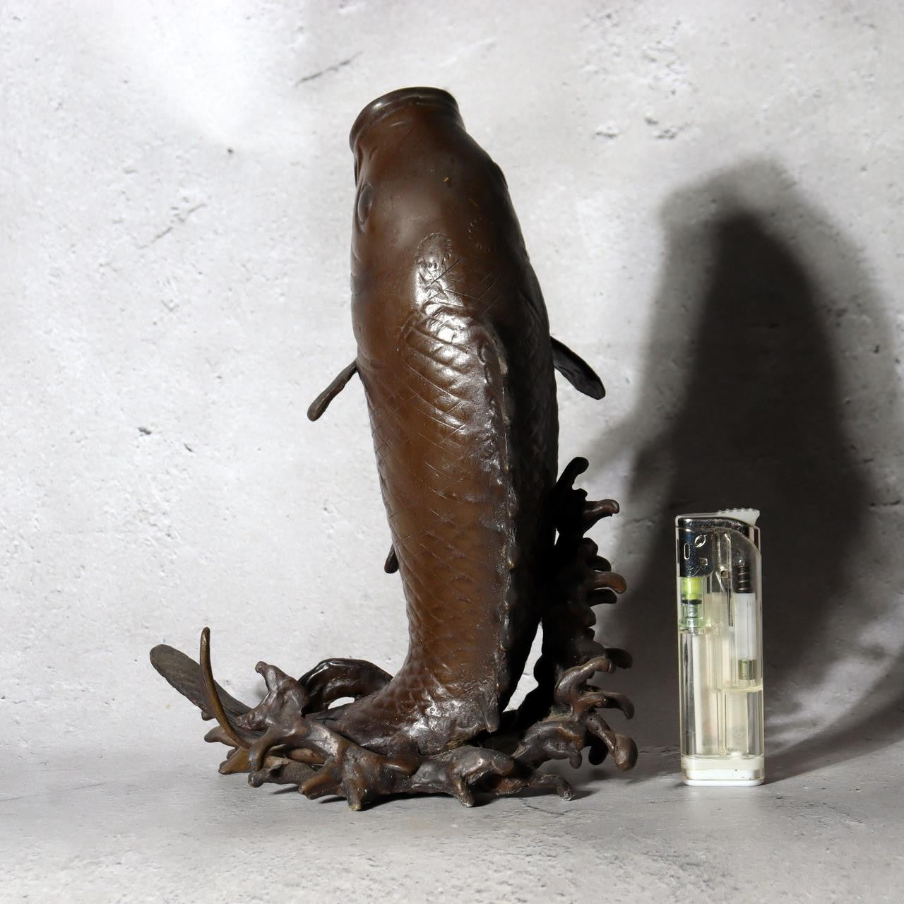 Antique Japanese Bronze Koi Carp Splashing Waves Flower Vase Ichirin-zashi 21cm4