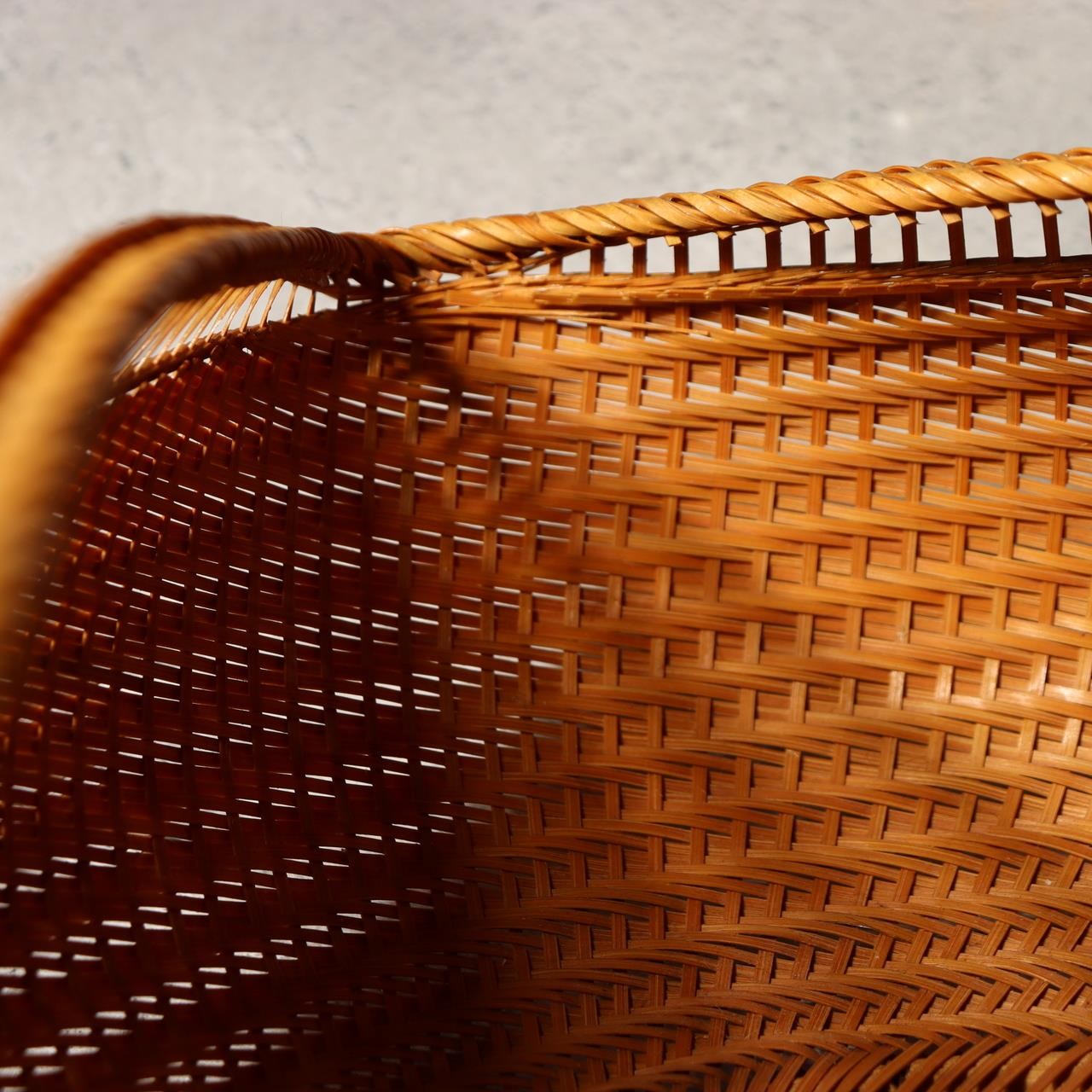 Japanese Bamboo Flower Basket Vase Hanakago Signed Chagetsu Ikebana Woven WO5238