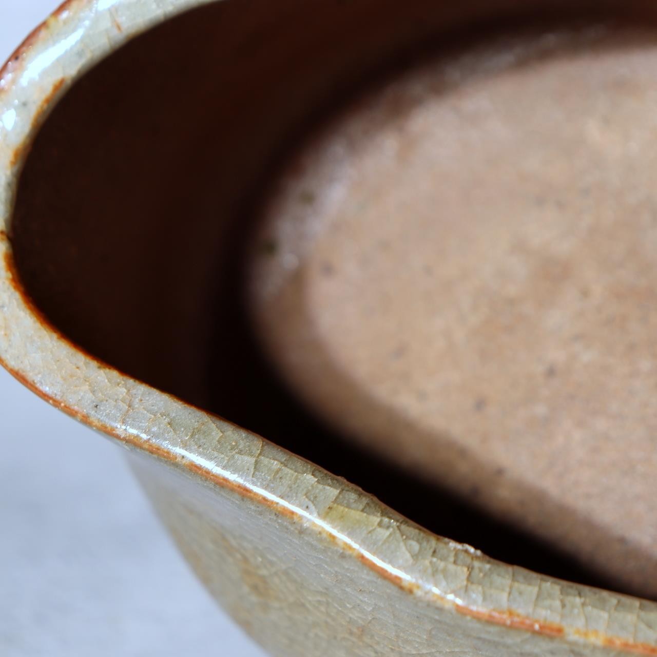 Antique Japanese Karatsu Tea Bowl Chawan Kihara Kiln Distorted Shape Box PCP27716