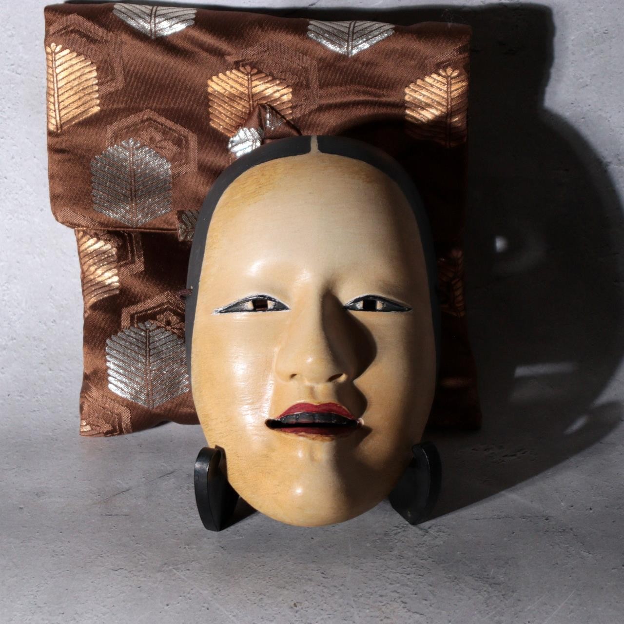 Japanese Carved Wooden Noh Mask Fushikizo Zonna with Bag MSK5470