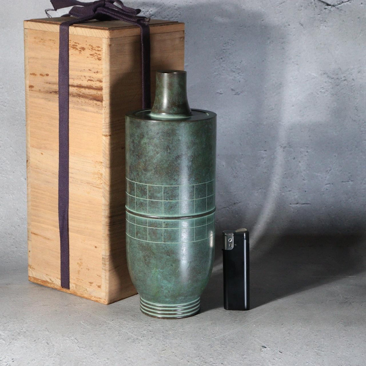 Vintage Japanese Bronze Vase Shugoro Hasuda Grid Pattern Tomobako1