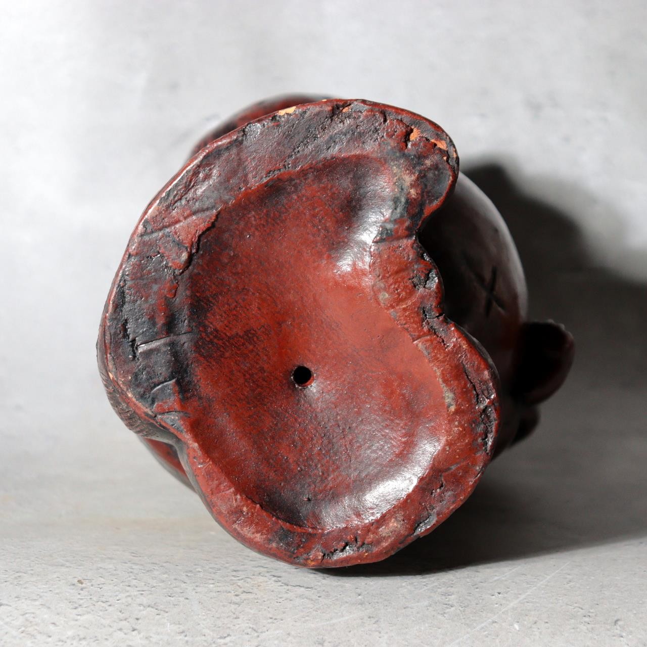 Vintage Japanese Ceramic Tanuki Okimono Tokoname Ware Beckoning Pose PCP3145