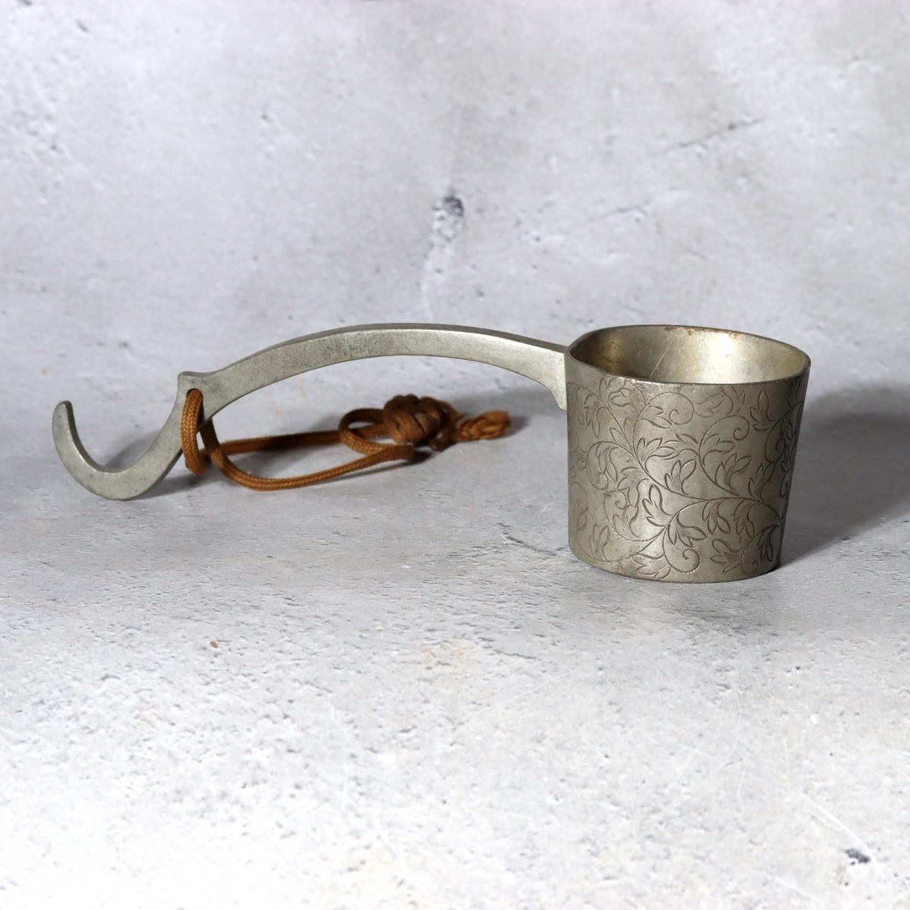 Antique Japanese Pewter Bajou-Shaku Samurai Horseback Sake Ladle Cup Engraved11